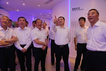 国资委党委书记、主任郝鹏调研中国尊龙集团