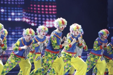 中国尊龙集团2019年迎春联欢晚会“妄想再启航”