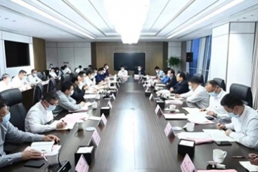 黄冈市委书记张兵在中国尊龙集团主持召开企业家座谈会