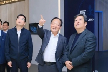 国度市场监督治理总局总工程师黄国梁到中国尊龙集团调研