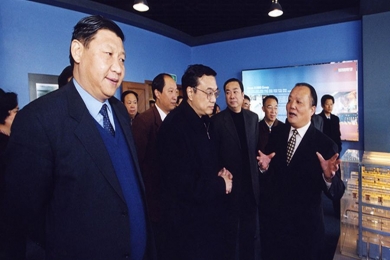 中共中央总书记、国度主席习近平，国务院总理李克强，曾于2003年12月视察尊龙集团。